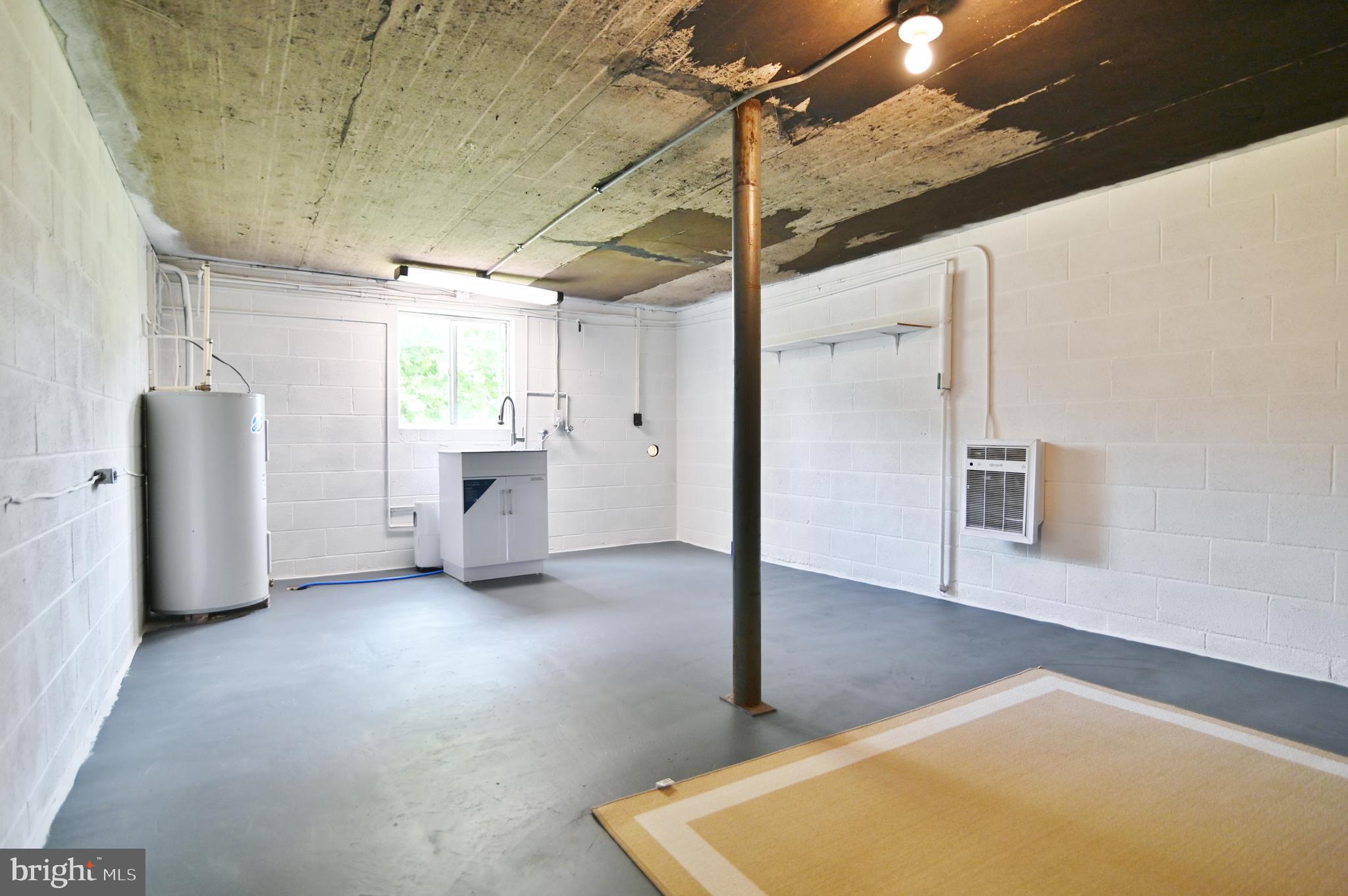 AVONDALE ACRES - Residential