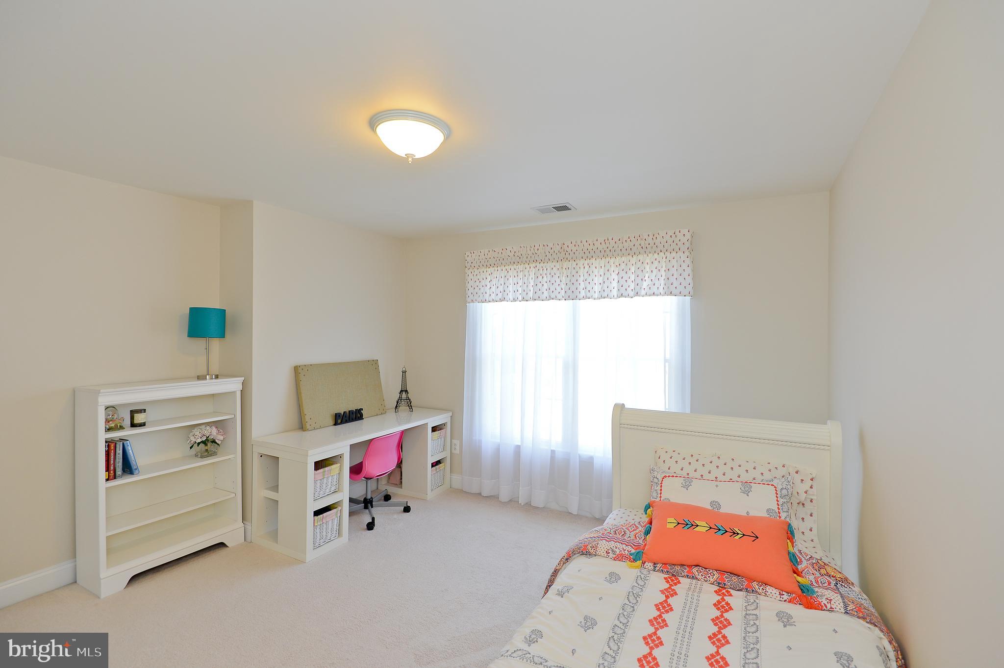 SOUTH RIDING - Residential