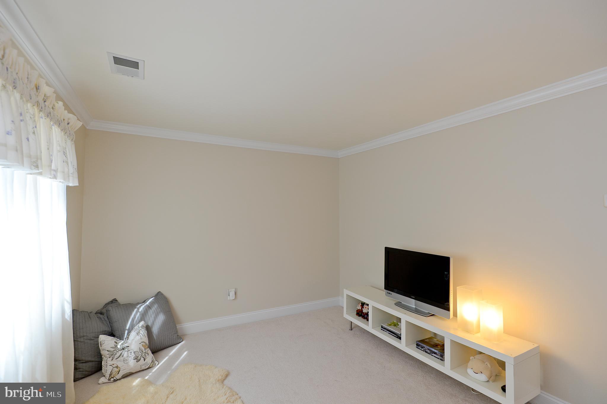 SOUTH RIDING - Residential