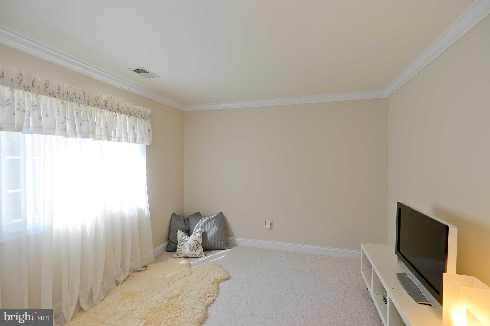 SOUTH RIDING - Residential