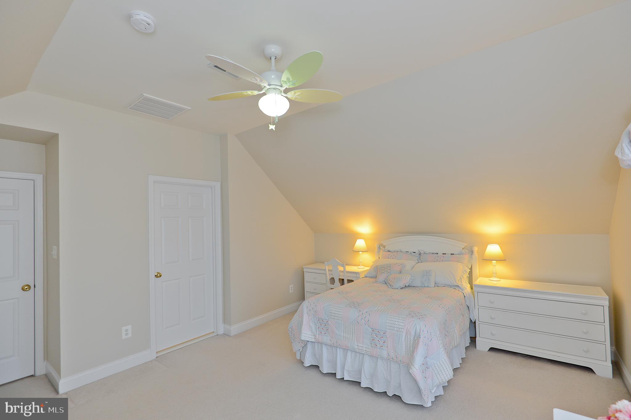 SOUTH RIDING - Residential