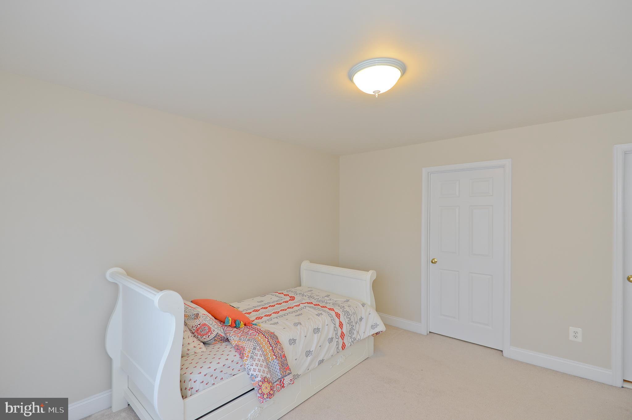 SOUTH RIDING - Residential