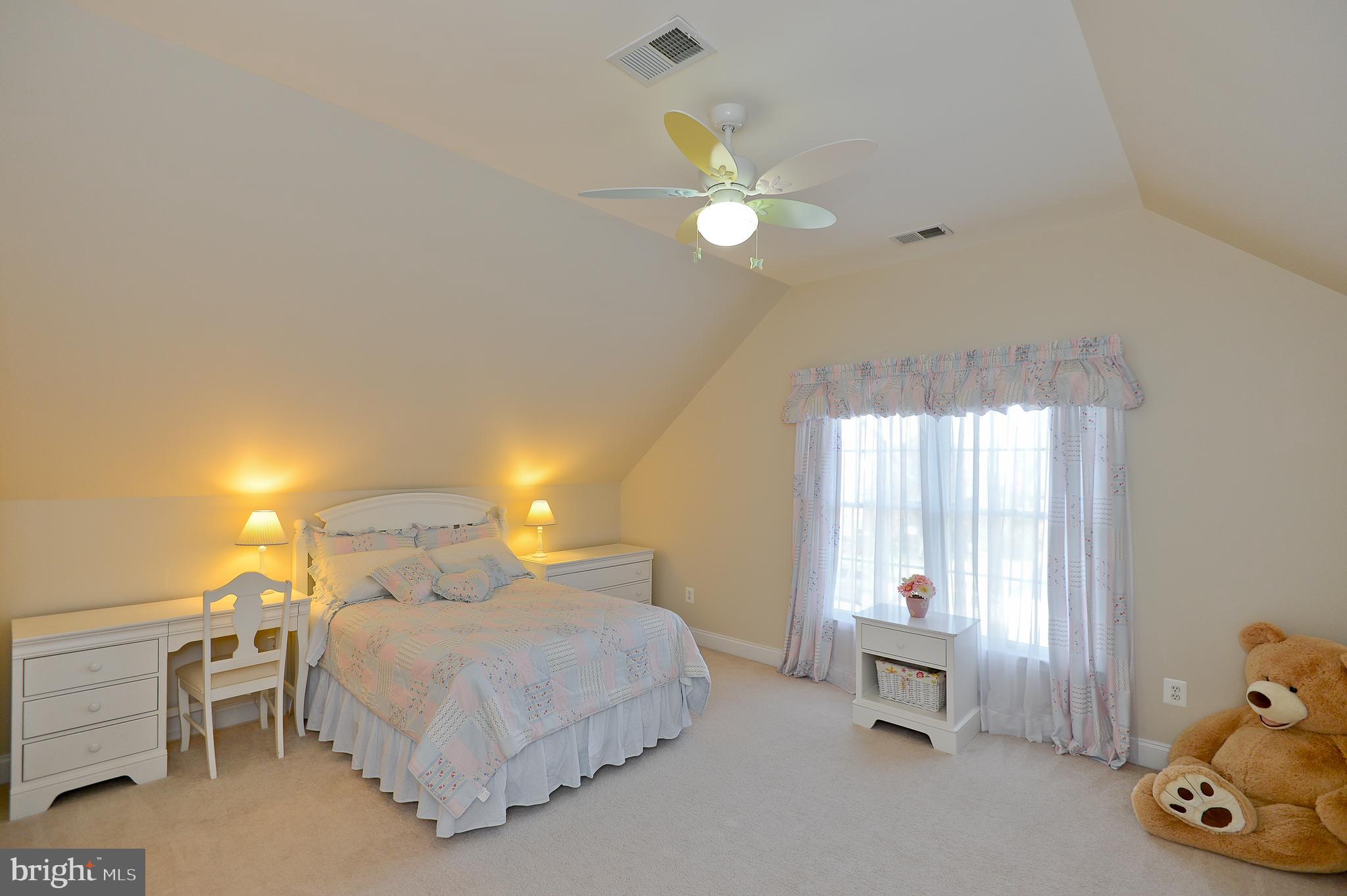 SOUTH RIDING - Residential