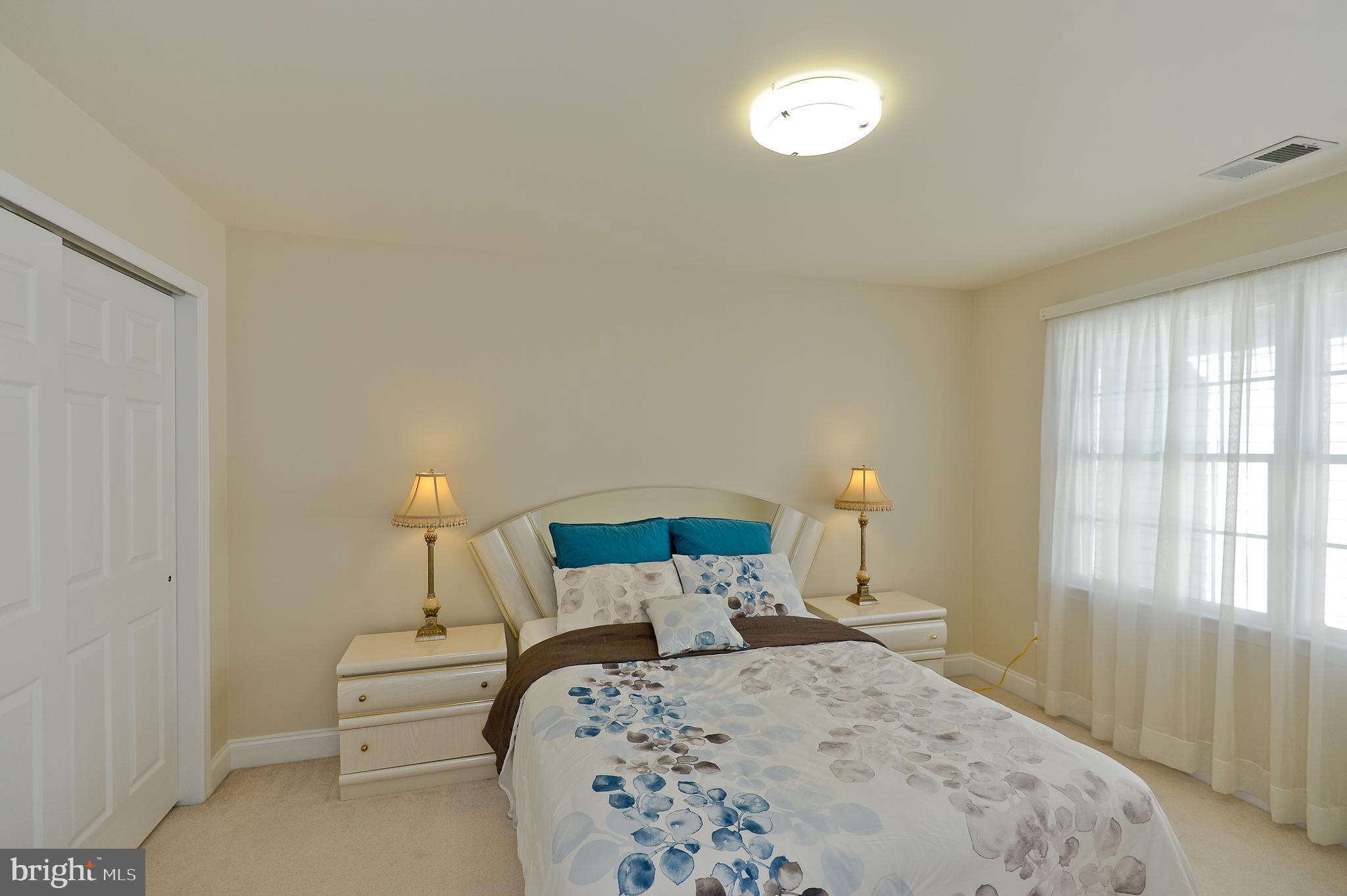 SOUTH RIDING - Residential