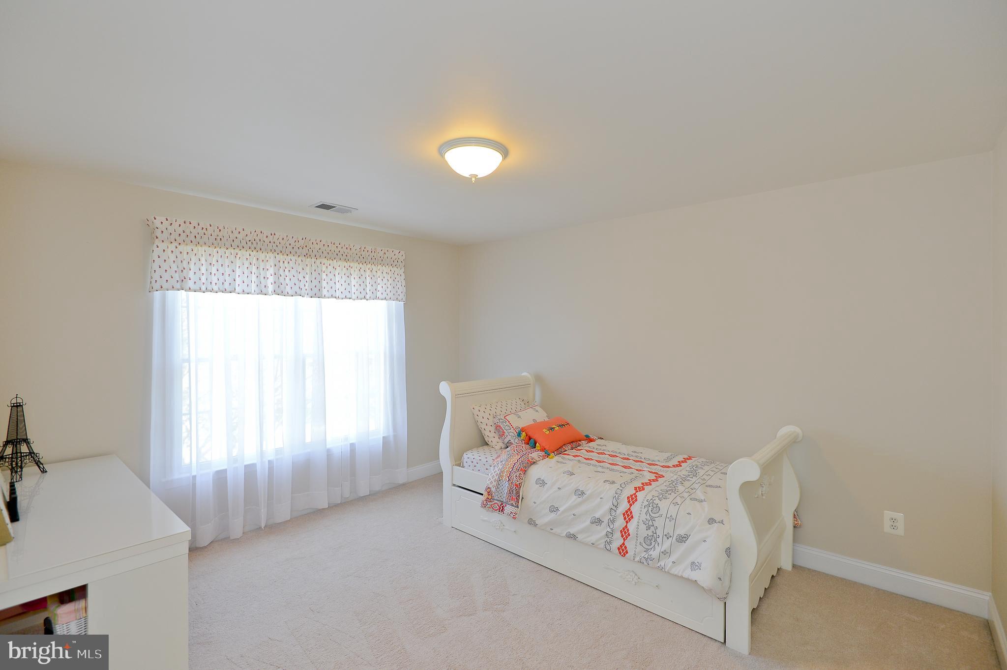 SOUTH RIDING - Residential