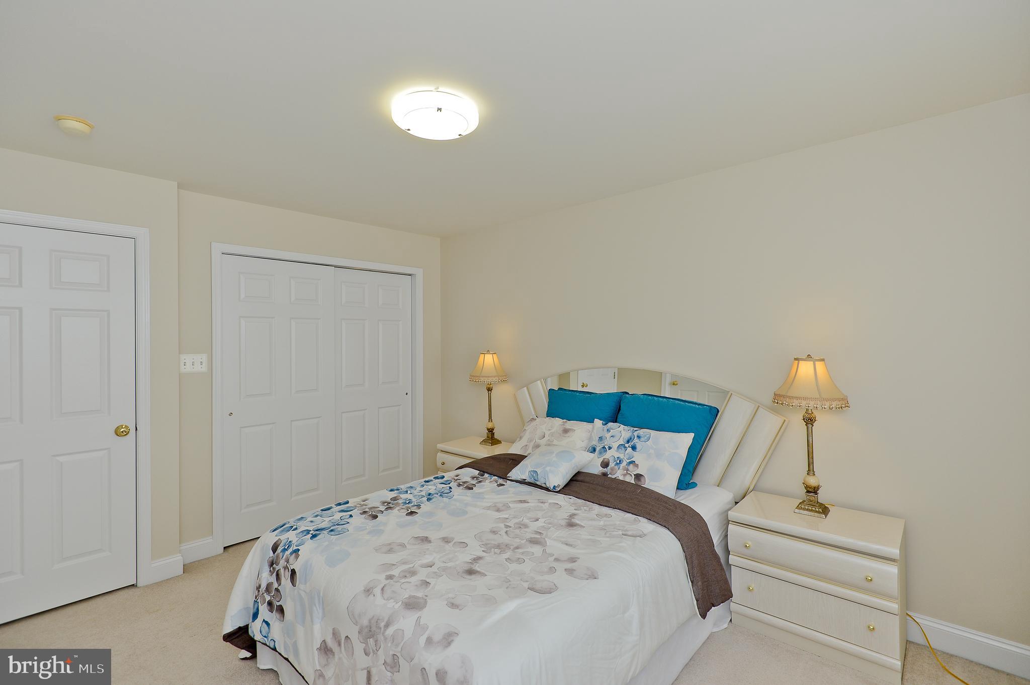 SOUTH RIDING - Residential