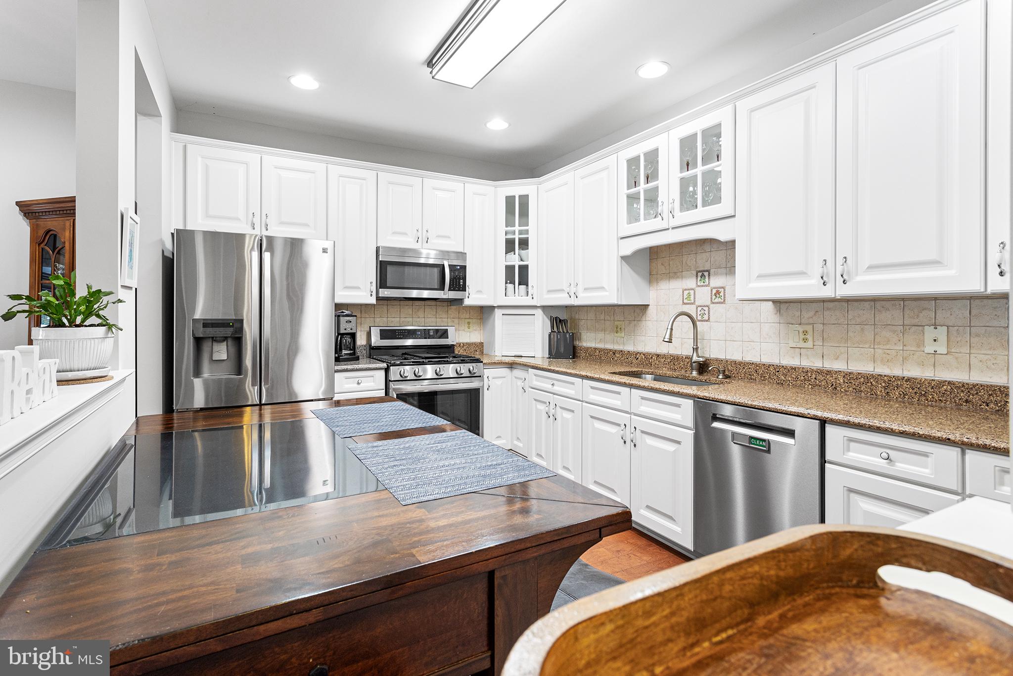 HIDDEN MEADOW - Residential