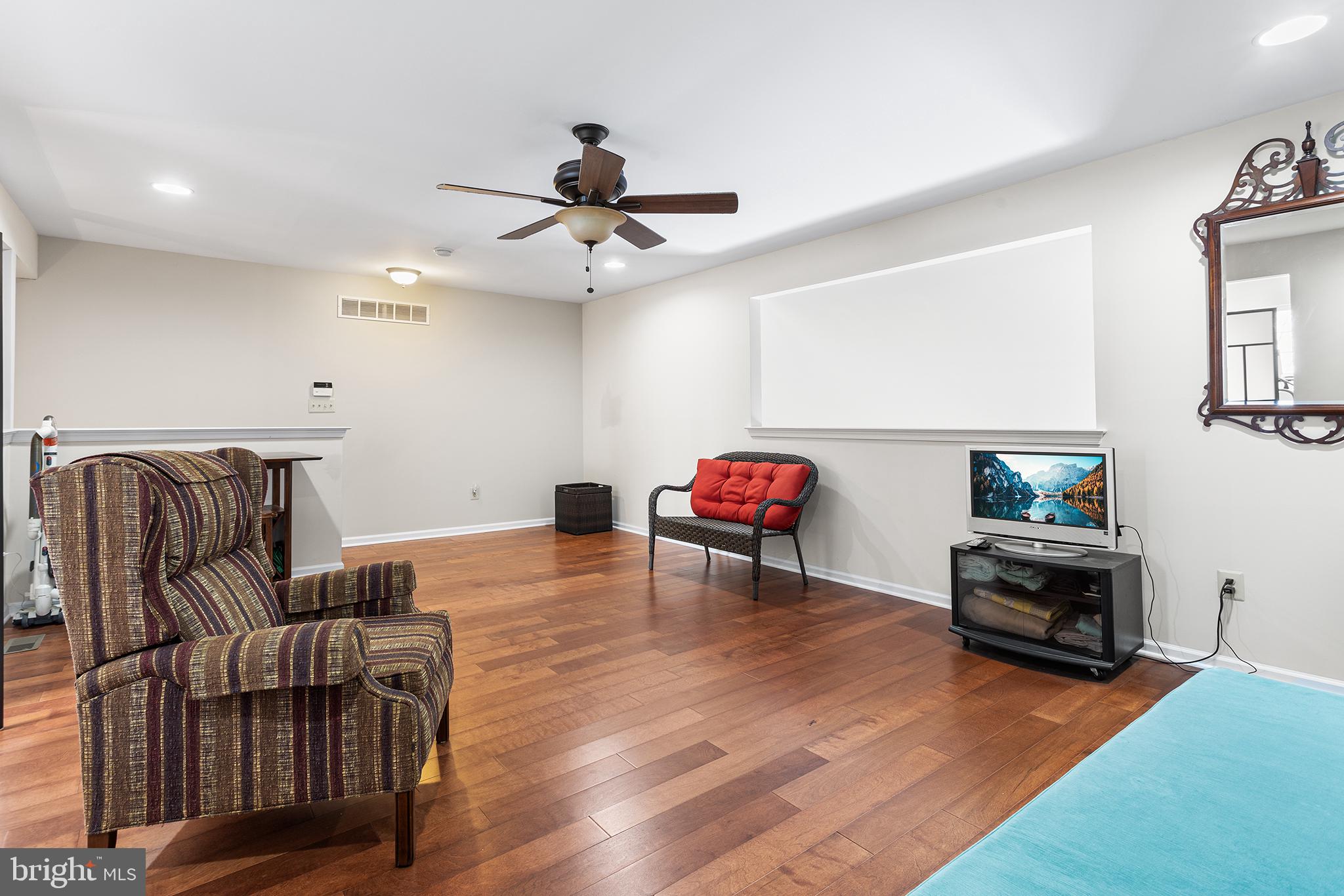 HIDDEN MEADOW - Residential