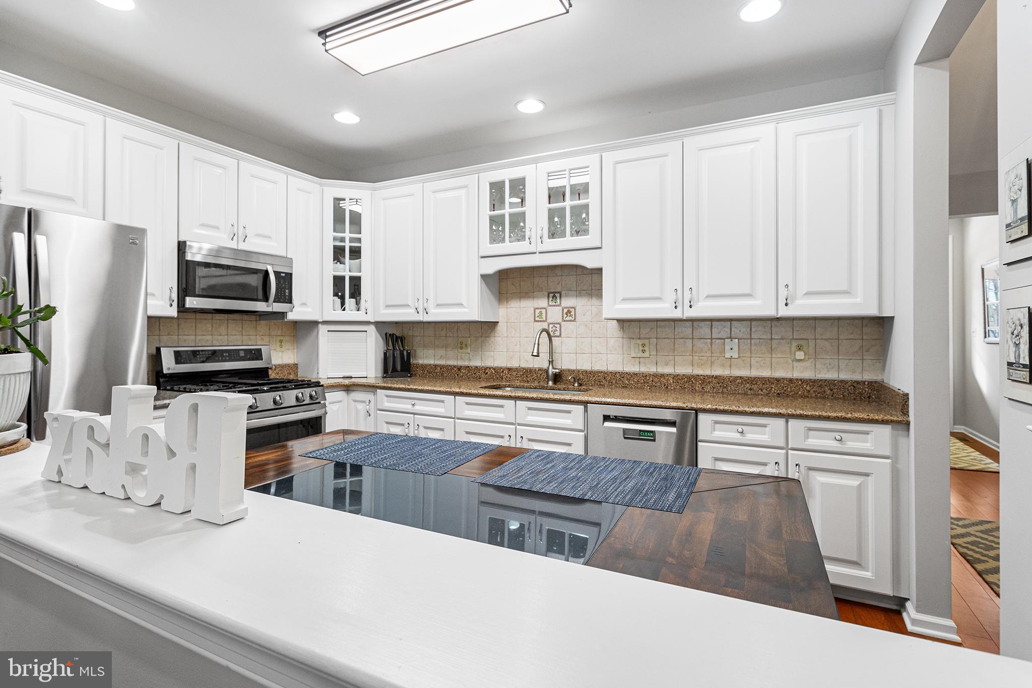 HIDDEN MEADOW - Residential