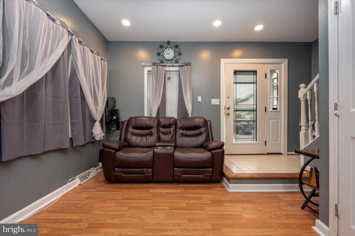 7605 BLUFF POINT LANE