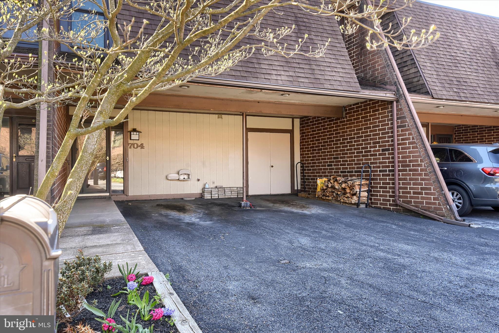 704 CEDAR RIDGE LANE