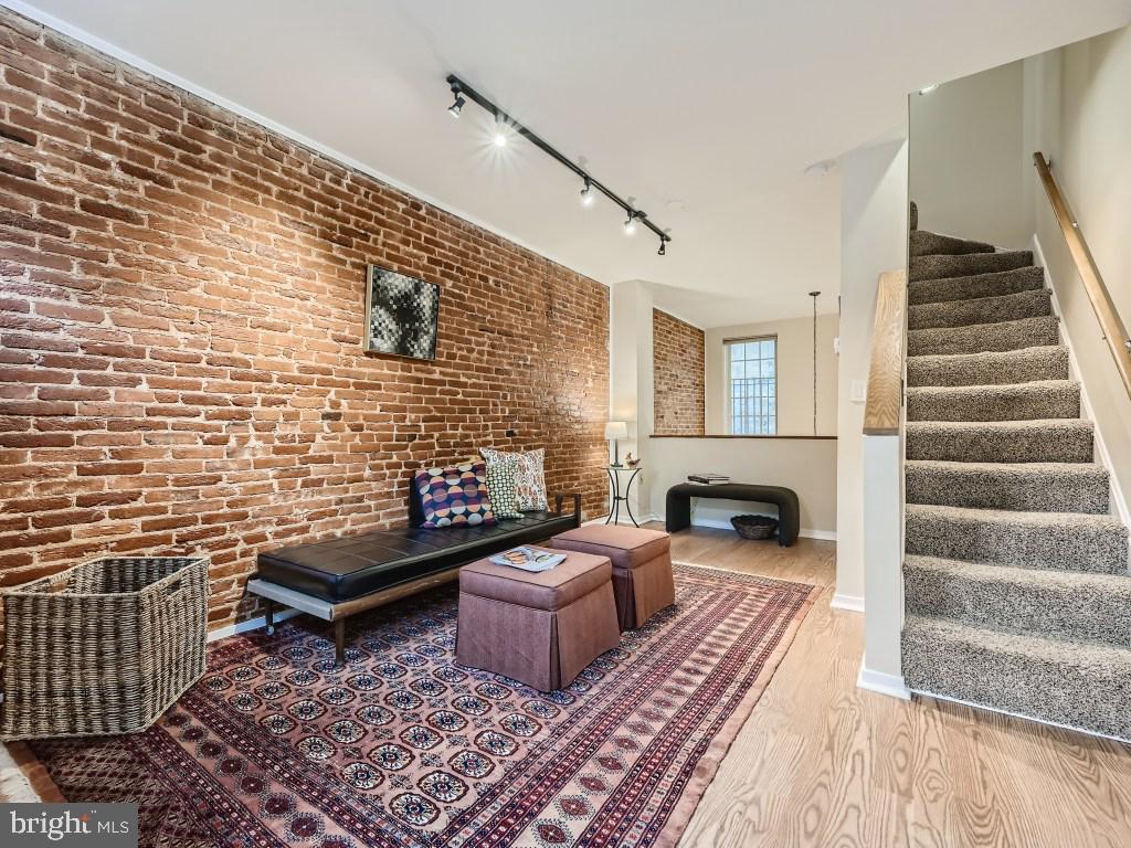 RIDGELY'S DELIGHT - Residential