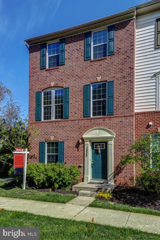 3925 BROADHEATH CIRCLE