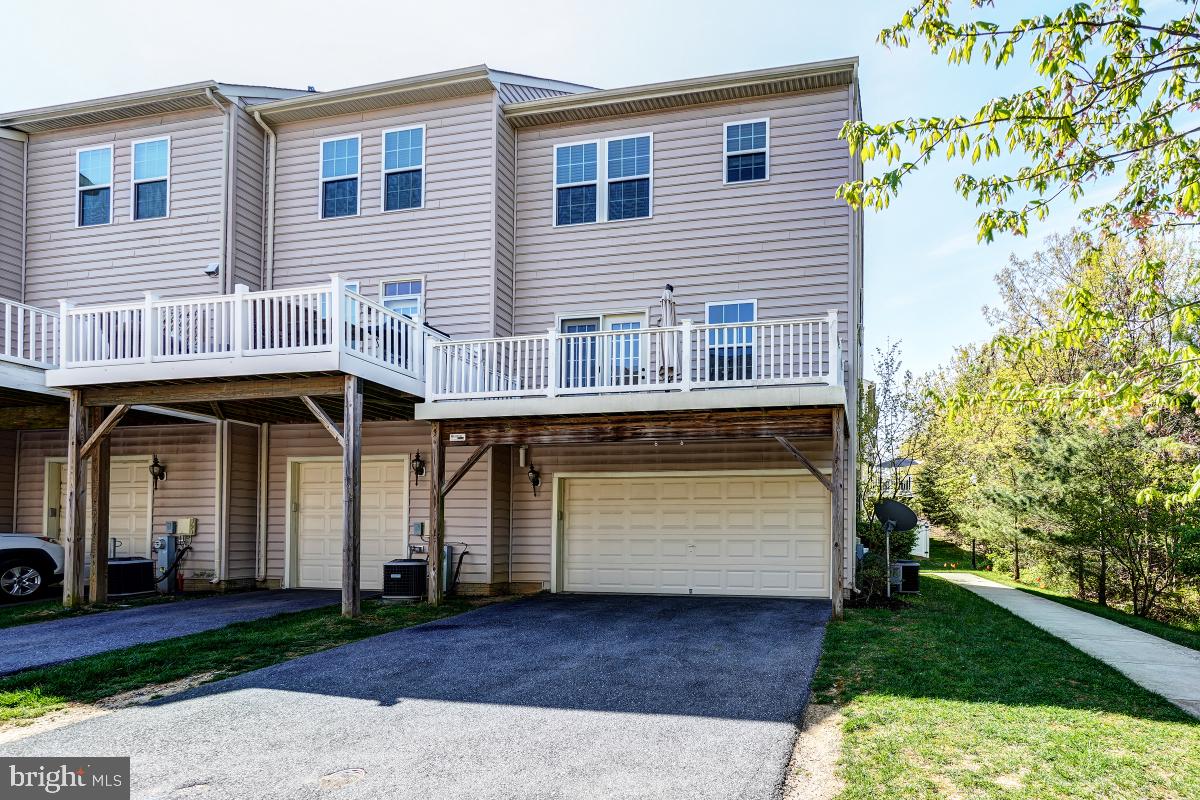 FAIRWOOD CROSSING AT BLA - Residential