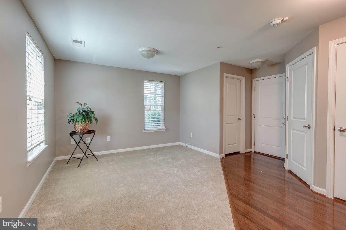 3925 BROADHEATH CIRCLE