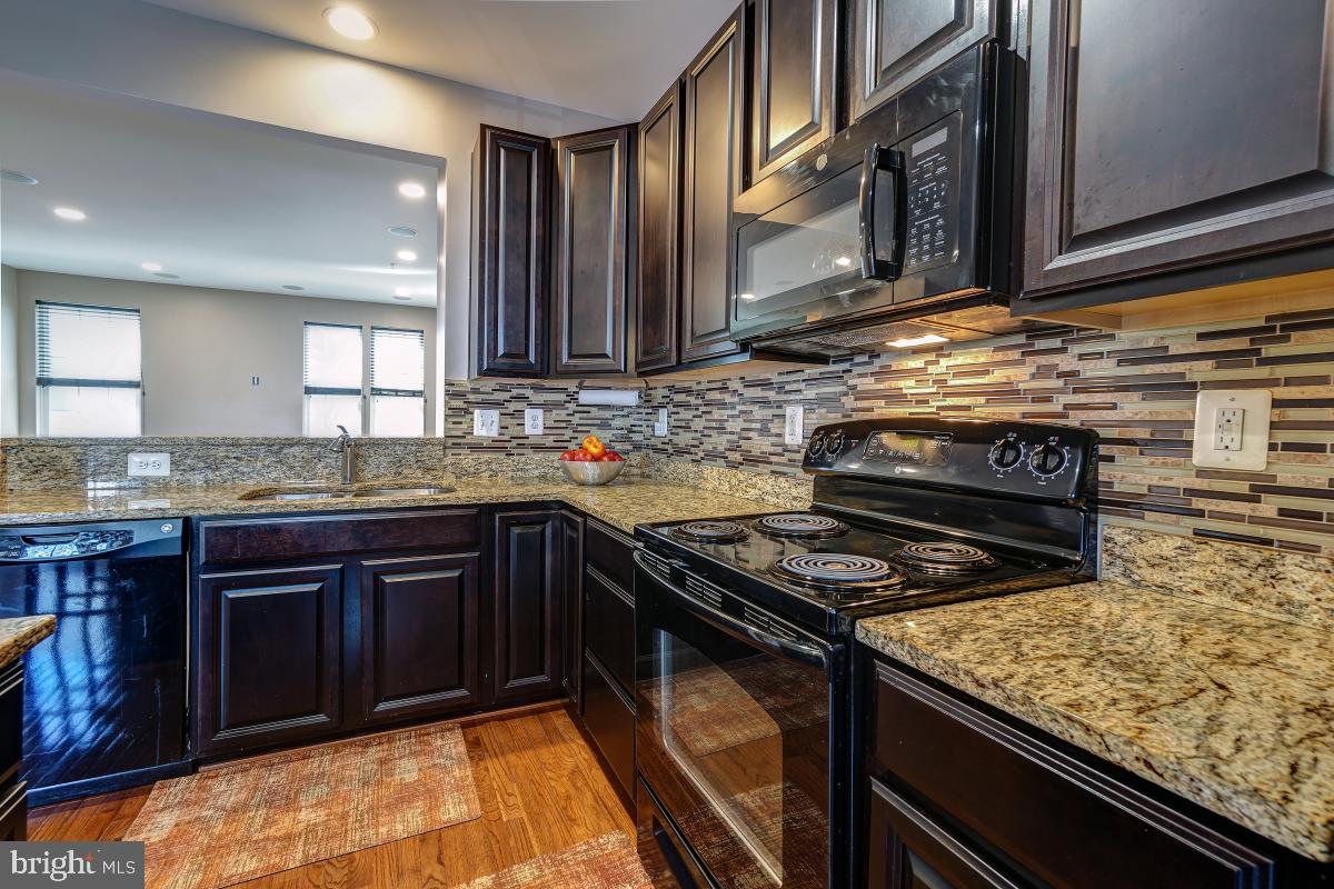 FAIRWOOD CROSSING AT BLA - Residential