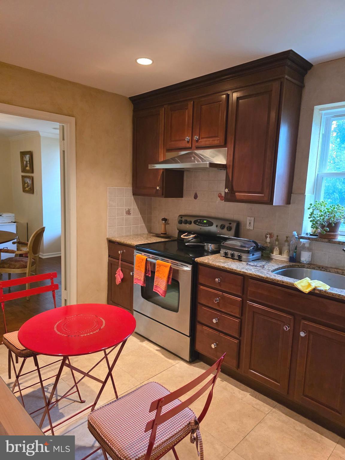 MANSARD HOUSE - Residential