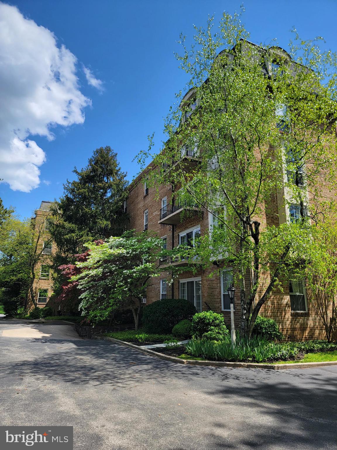 MANSARD HOUSE - Residential