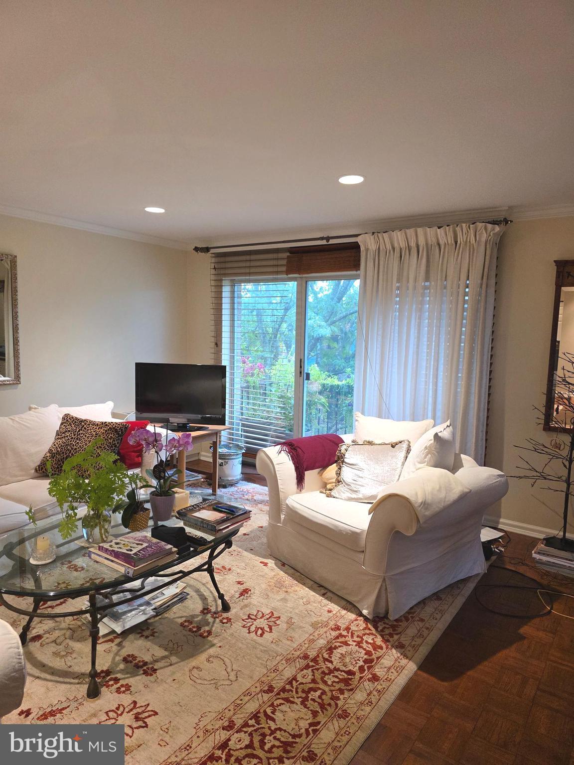 MANSARD HOUSE - Residential