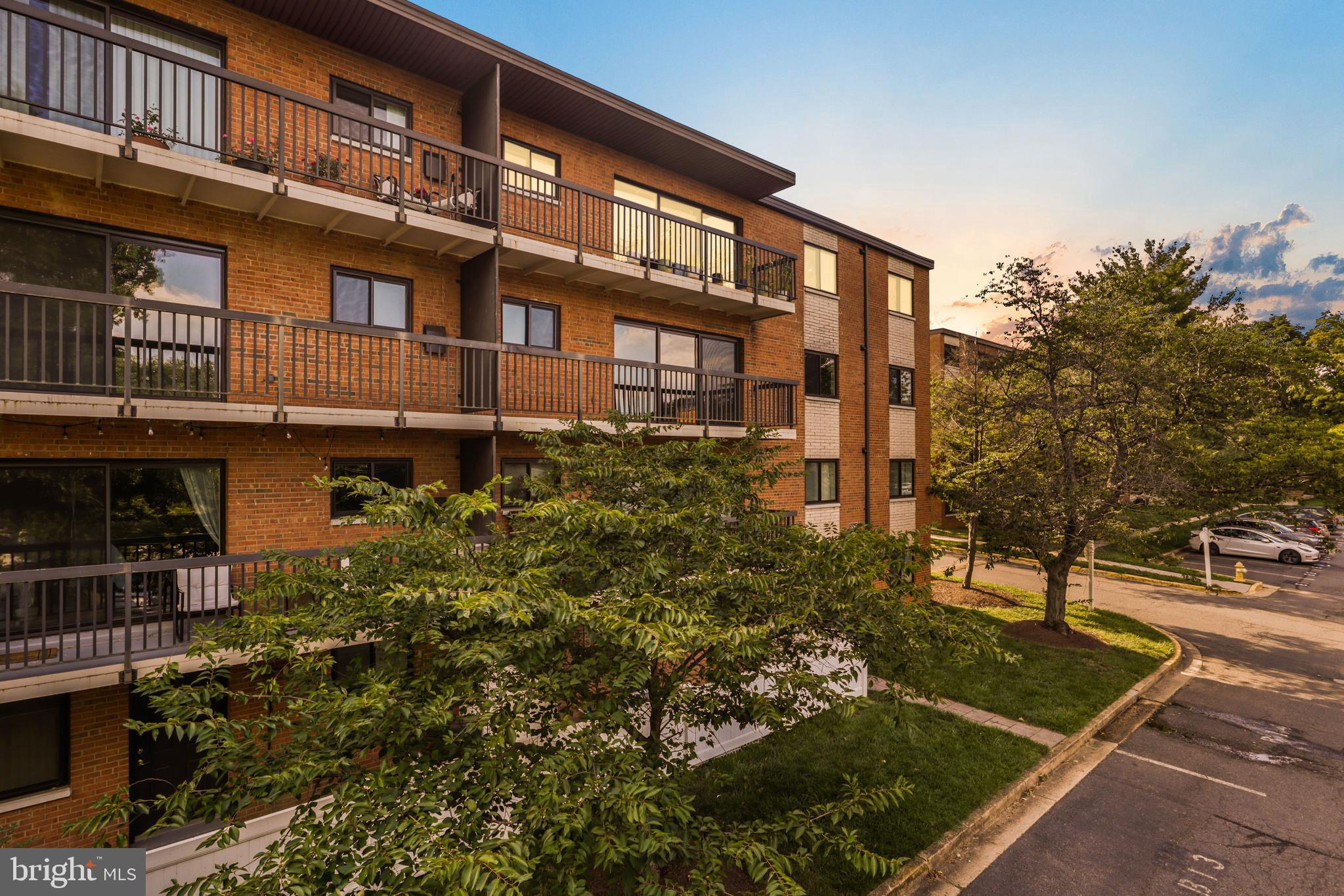 BOLLING BROOK - Residential