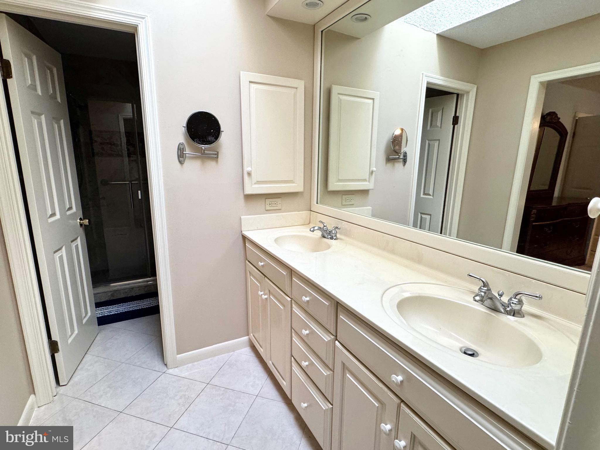 WOODS LANDING - Residential Lease