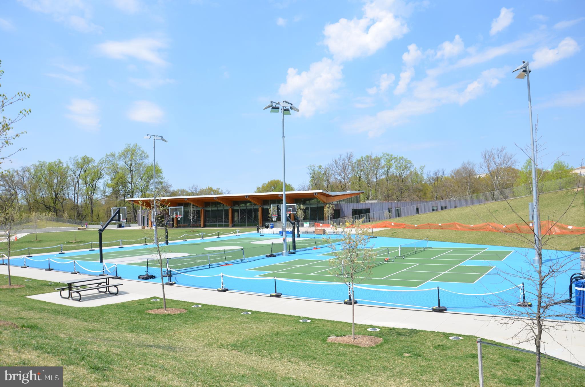 ARLINGTON FOREST - Residential Lease