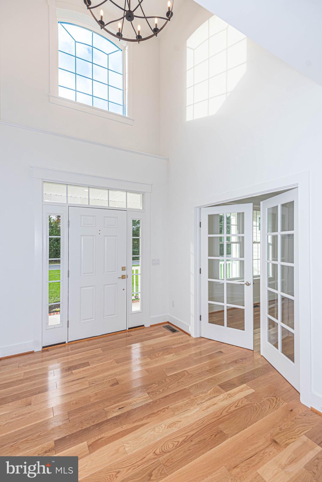 LIGHTHOUSE SOUND - Residential