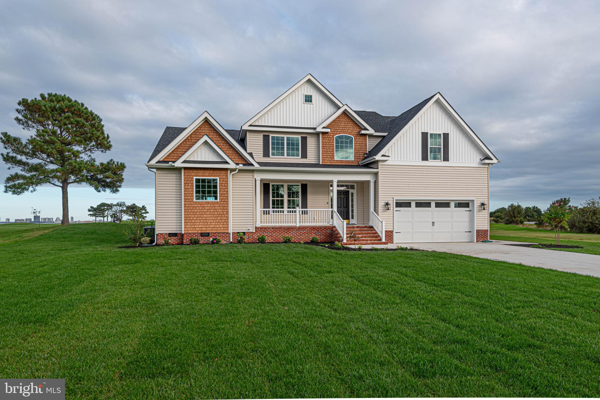 LIGHTHOUSE SOUND - Residential