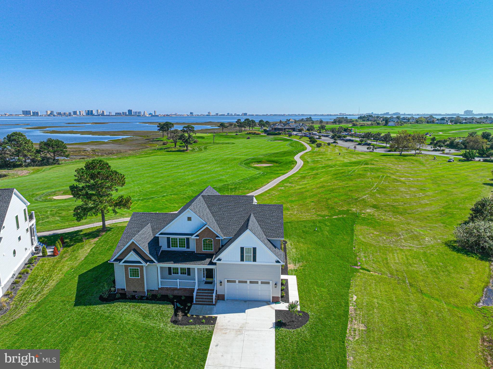 LIGHTHOUSE SOUND - Residential