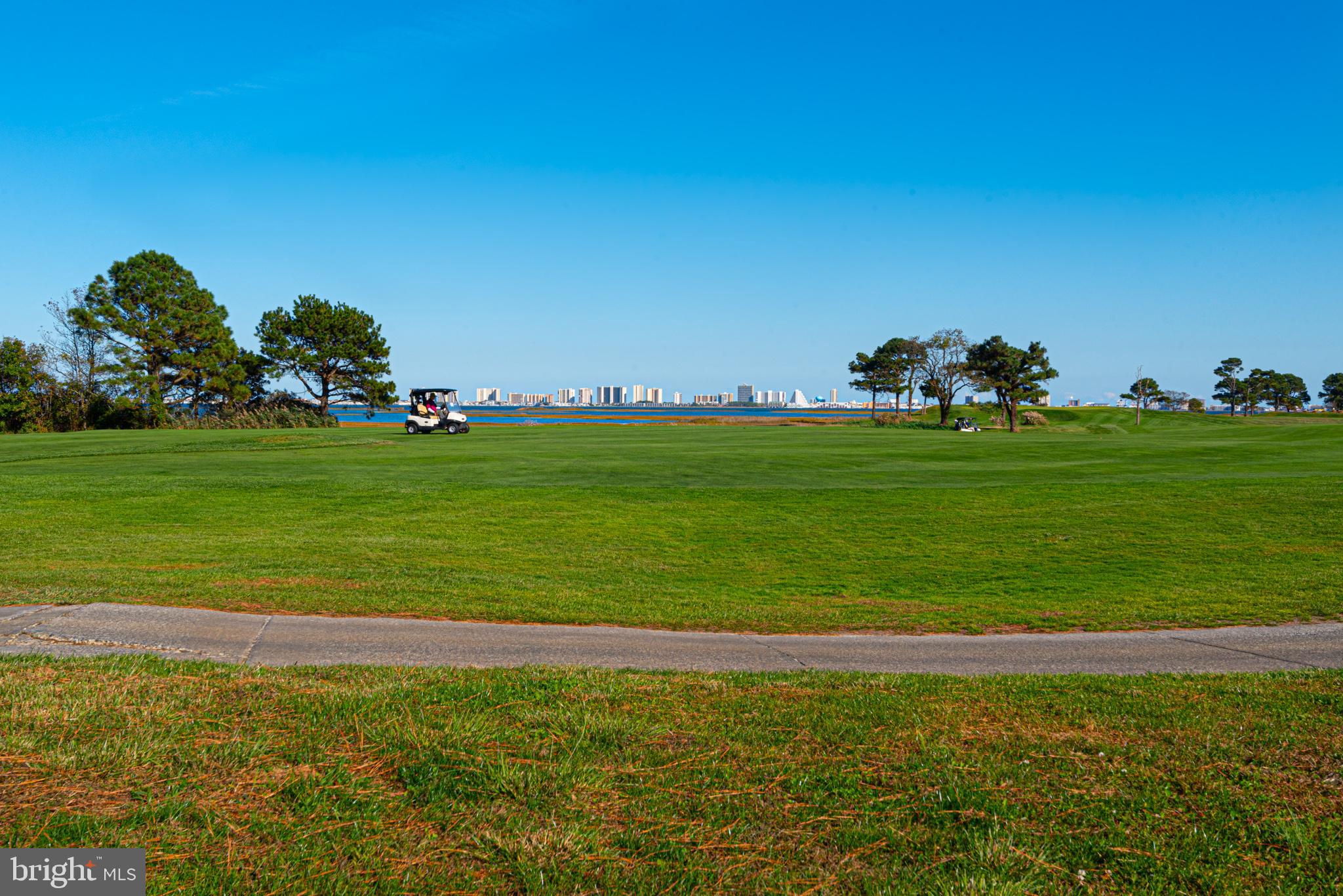 LIGHTHOUSE SOUND - Residential