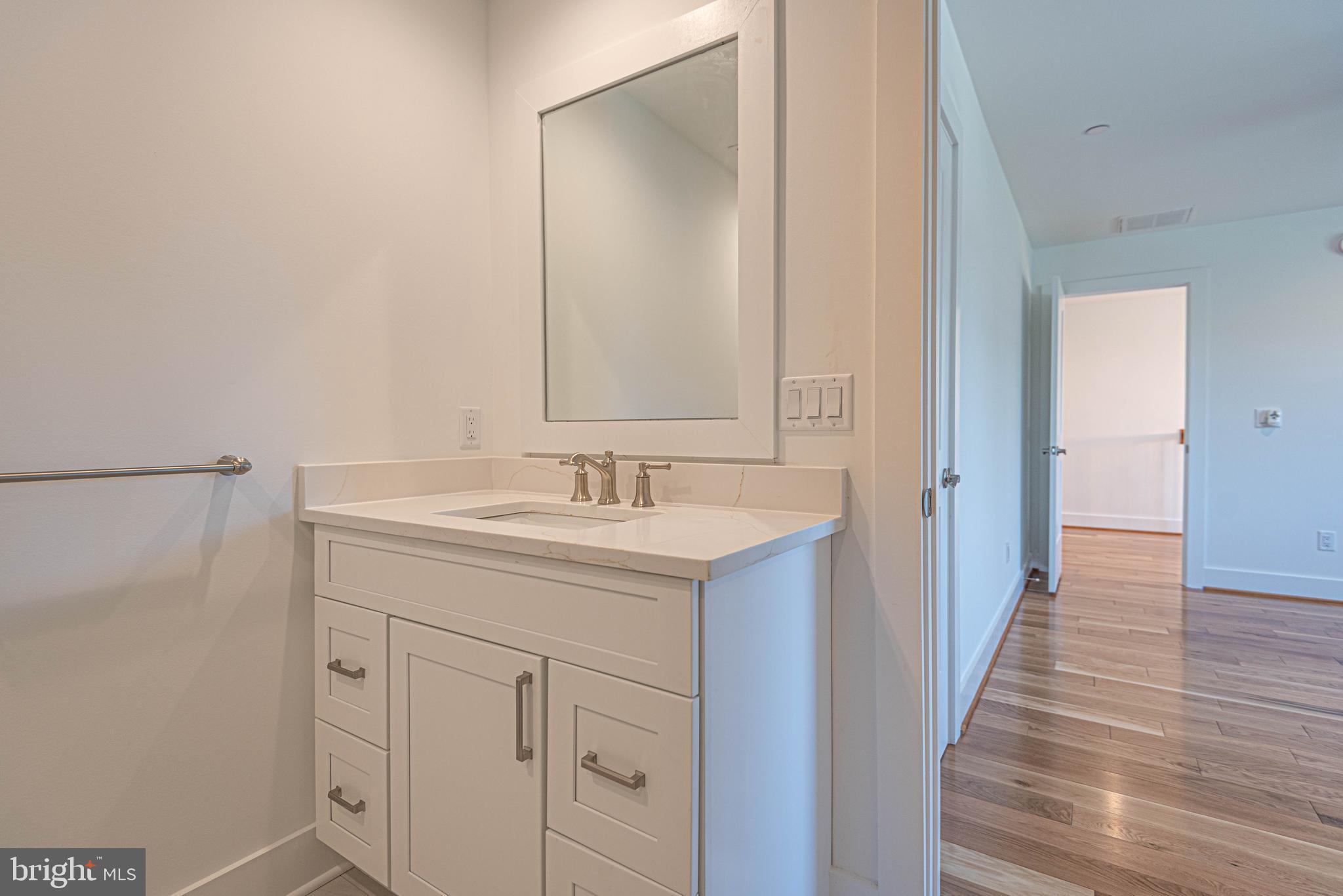 LIGHTHOUSE SOUND - Residential