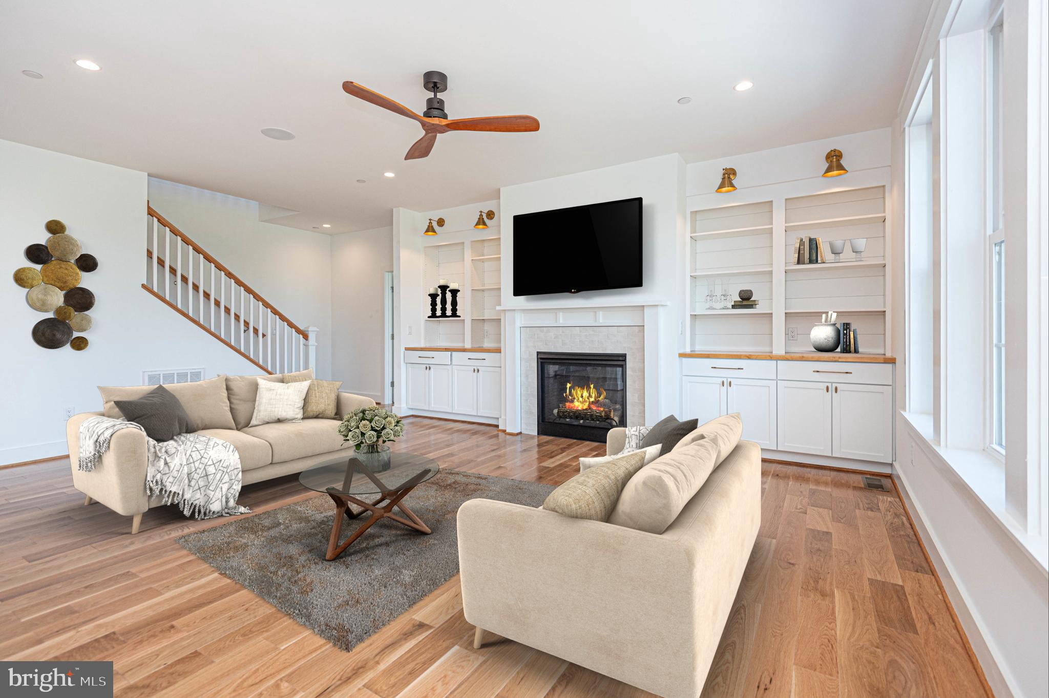 LIGHTHOUSE SOUND - Residential