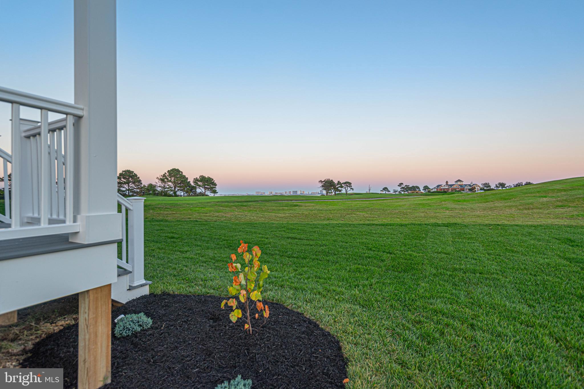 LIGHTHOUSE SOUND - Residential