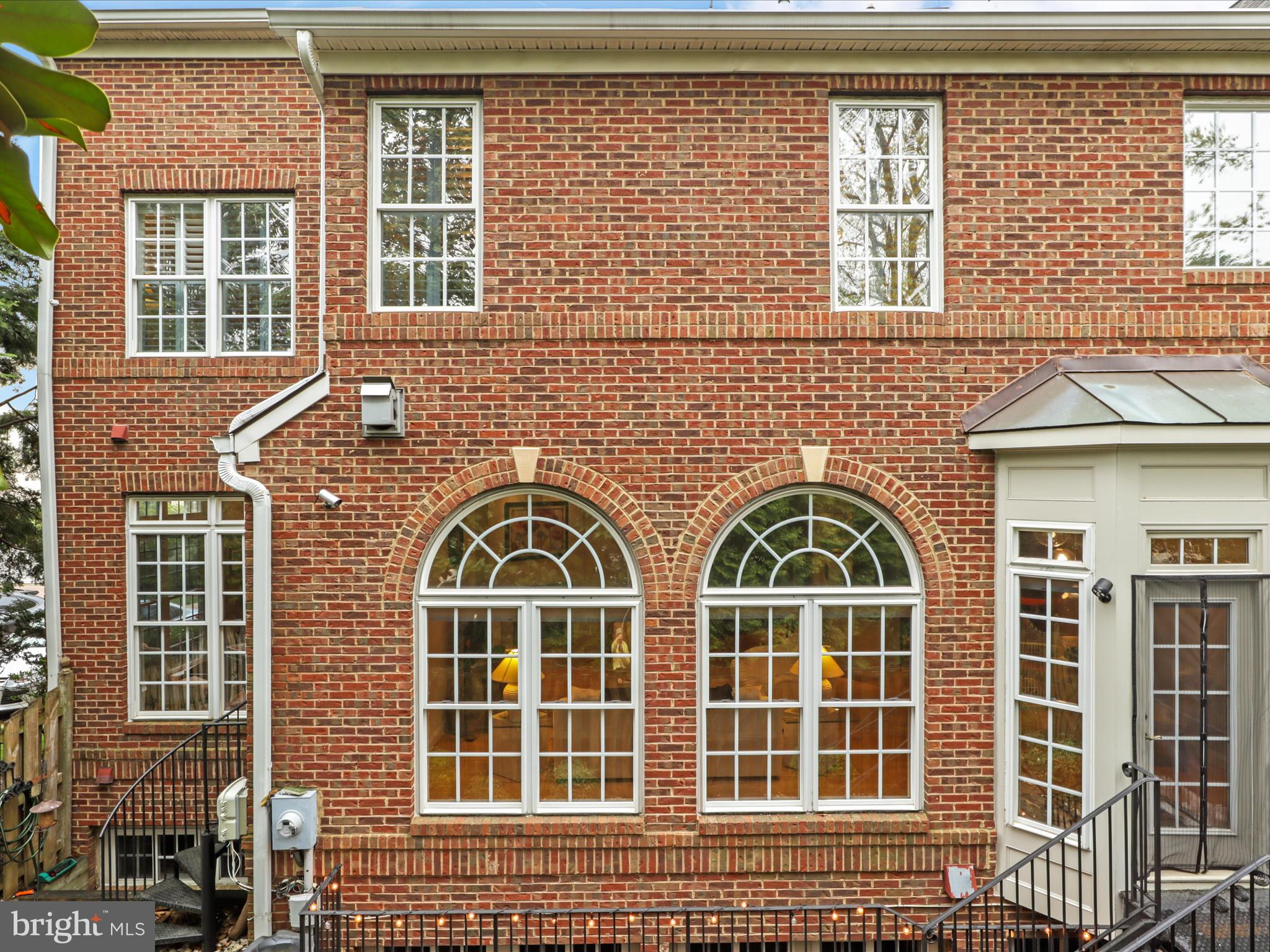 LAING AT GOVERNOR SQUARE - Residential Lease