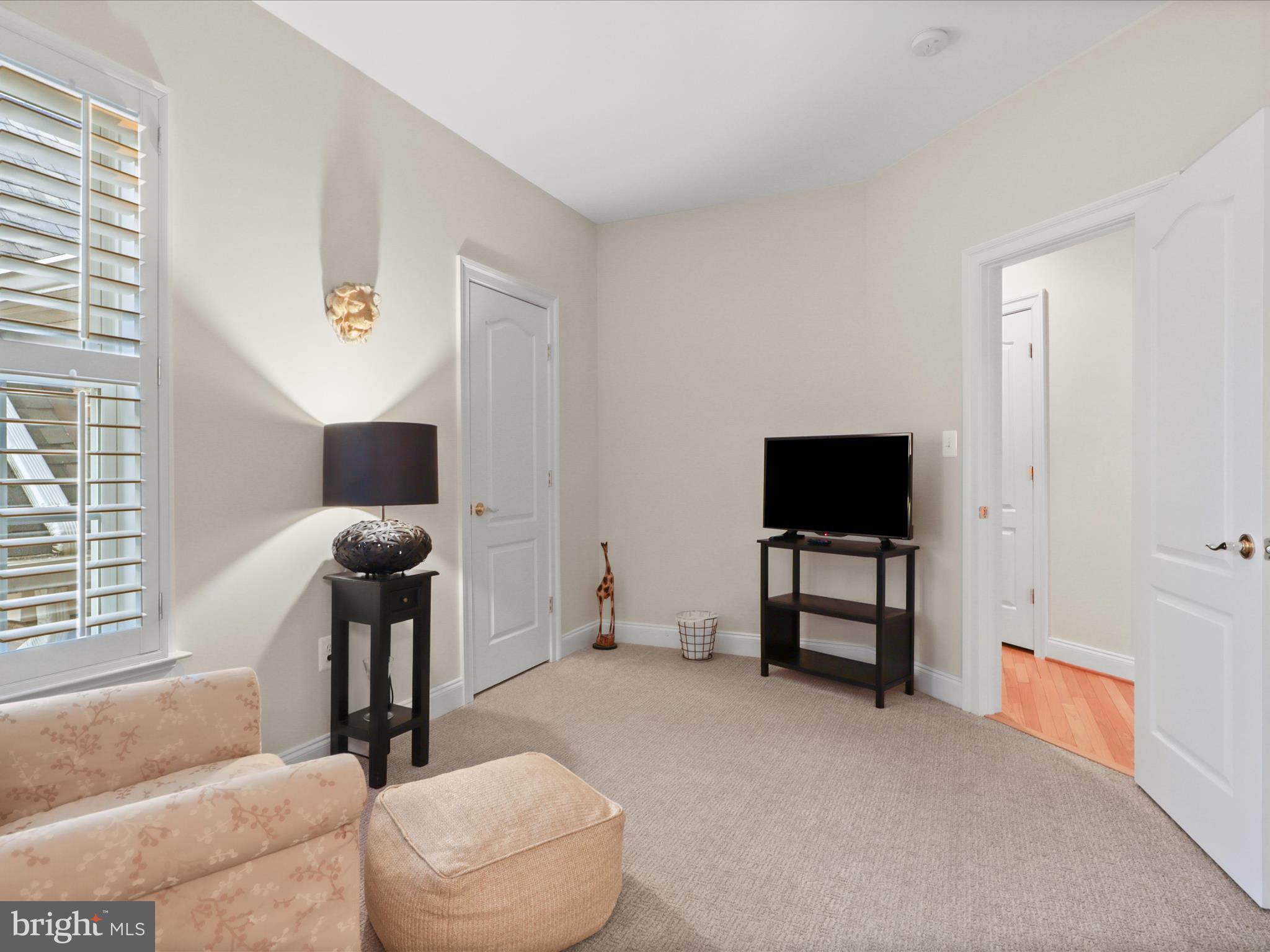 LAING AT GOVERNOR SQUARE - Residential Lease