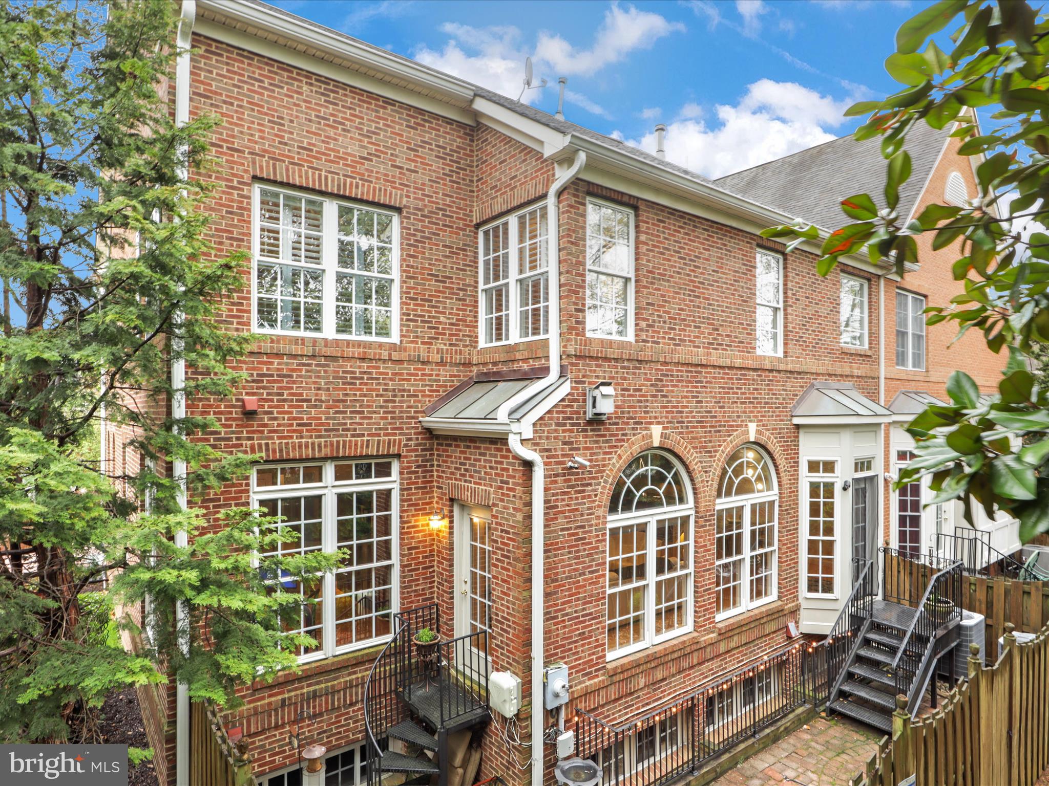 LAING AT GOVERNOR SQUARE - Residential Lease