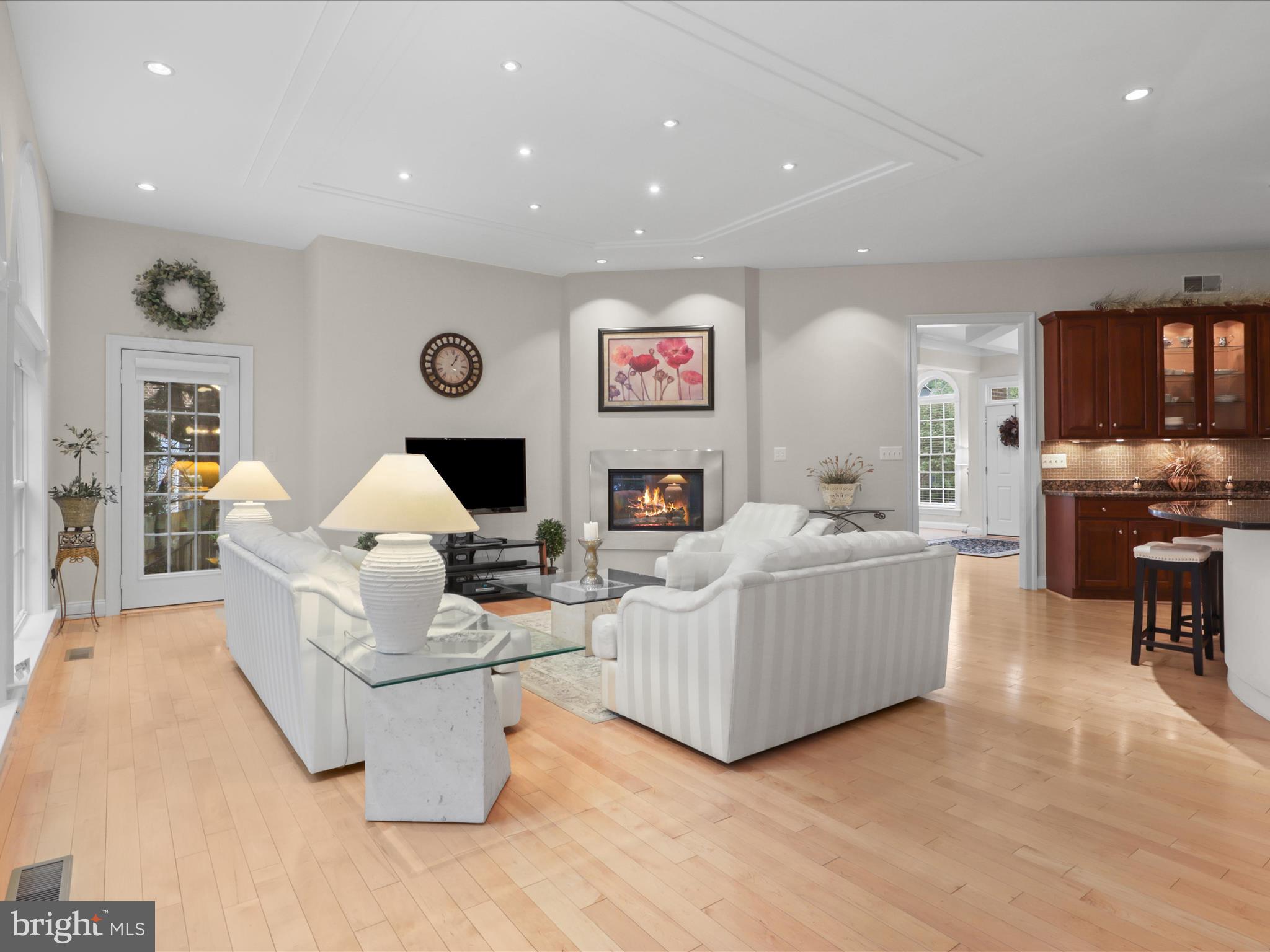 LAING AT GOVERNOR SQUARE - Residential Lease