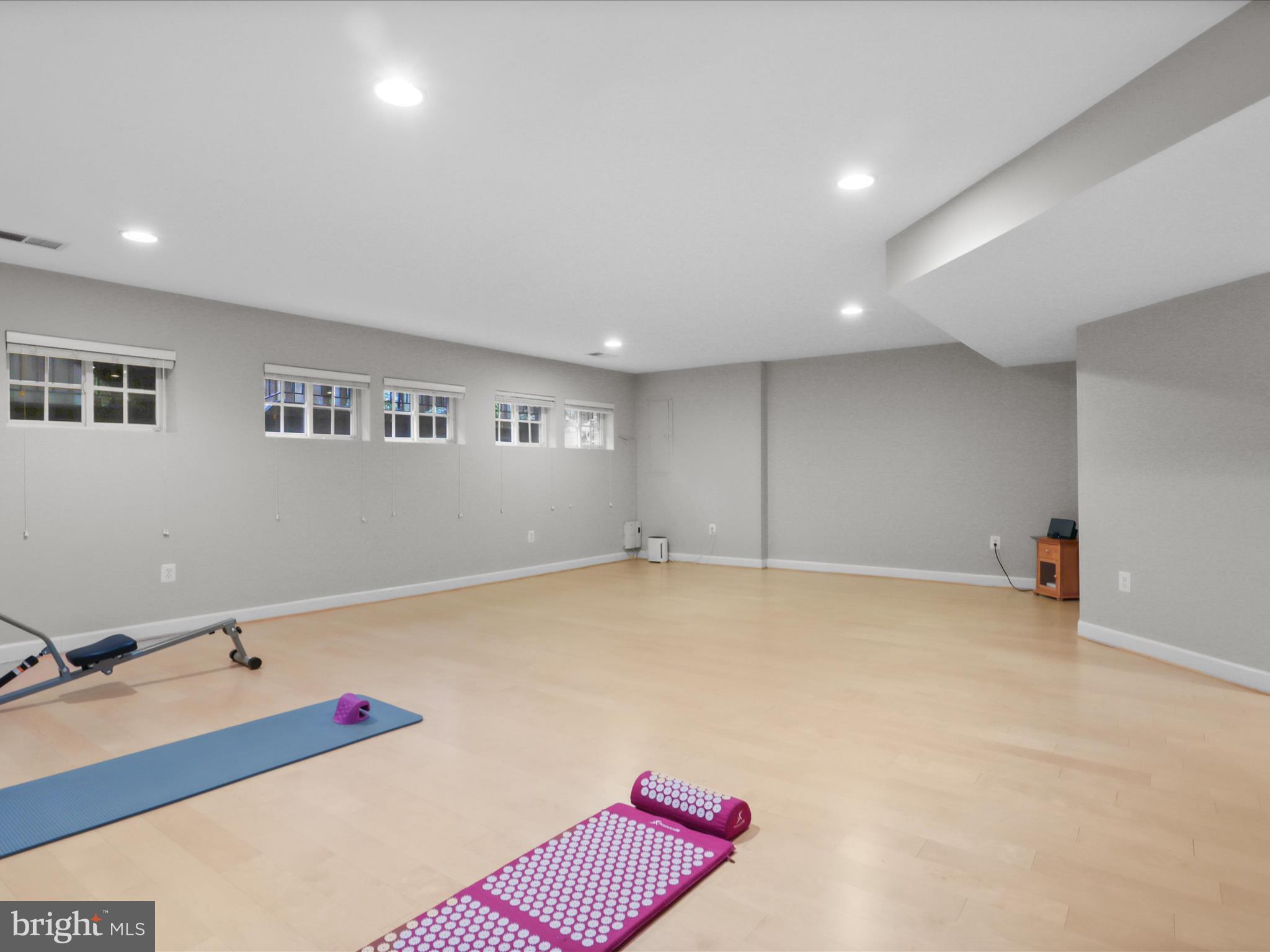 LAING AT GOVERNOR SQUARE - Residential Lease