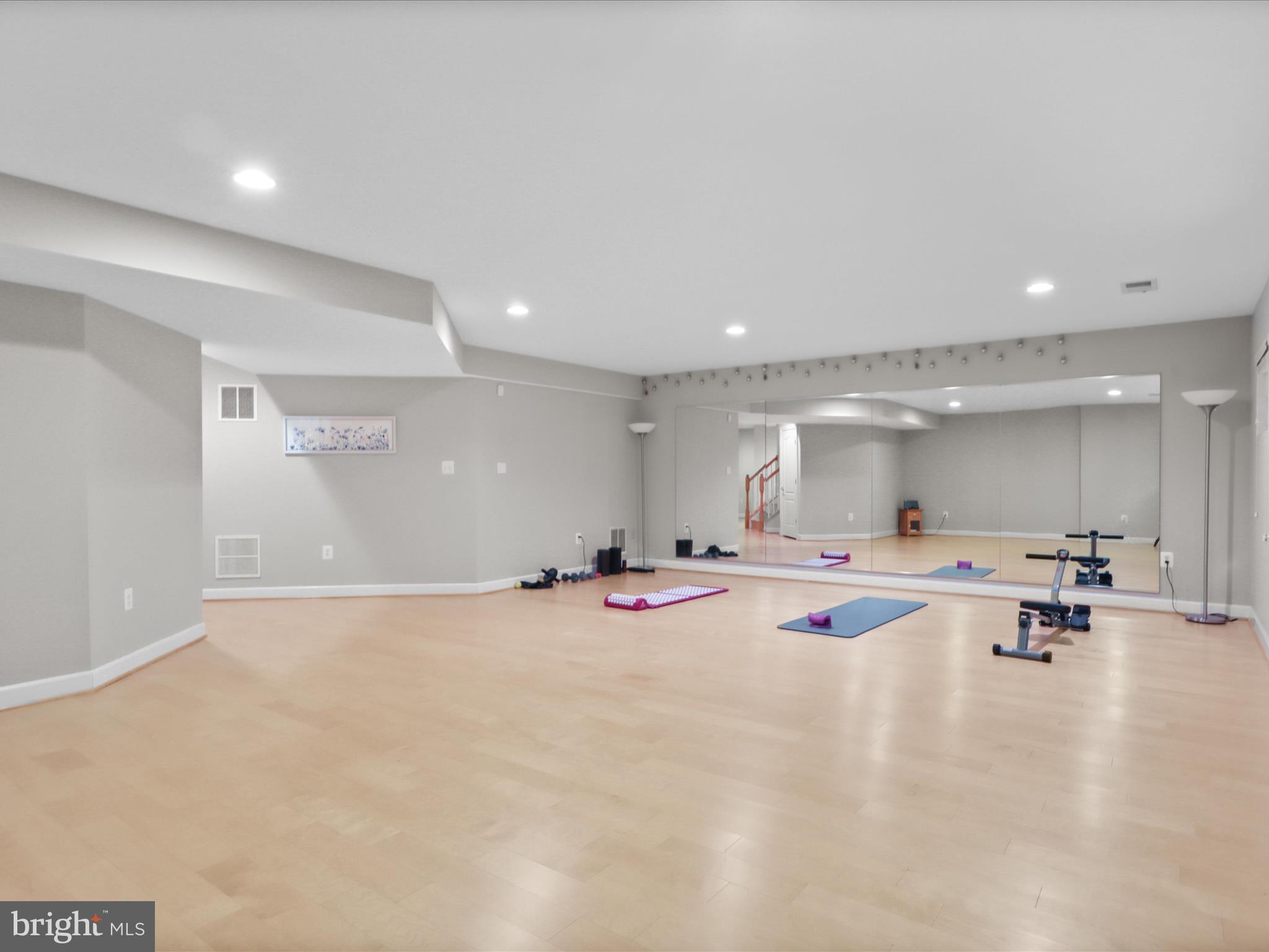 LAING AT GOVERNOR SQUARE - Residential Lease