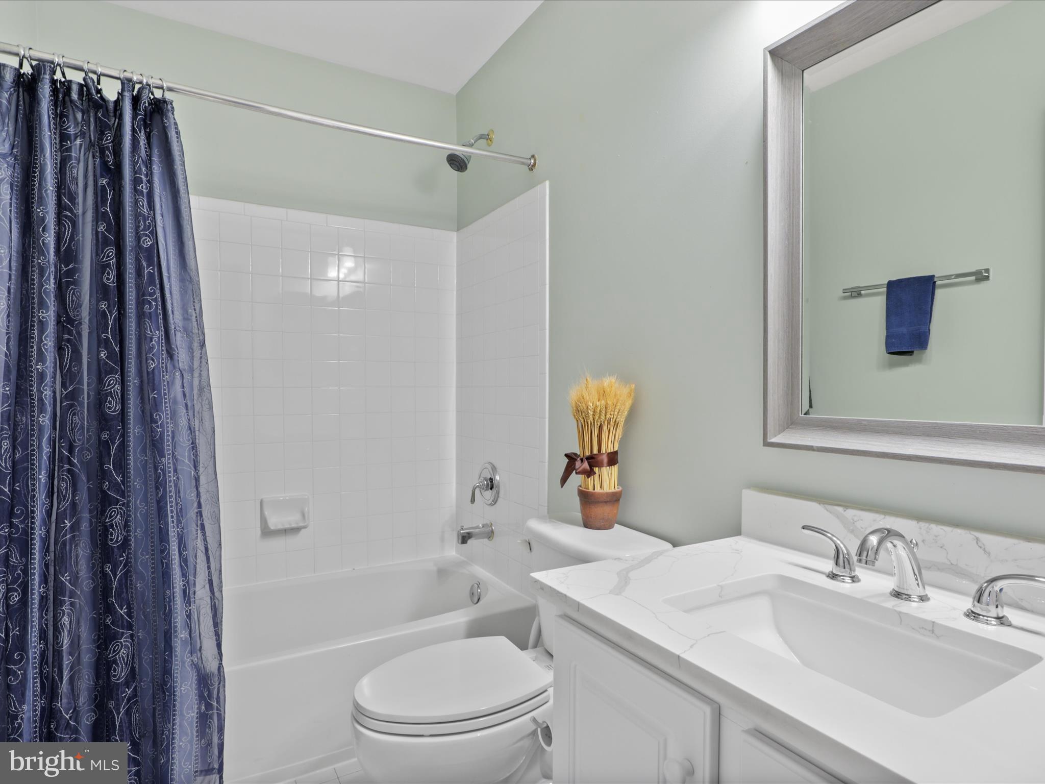 LAING AT GOVERNOR SQUARE - Residential Lease