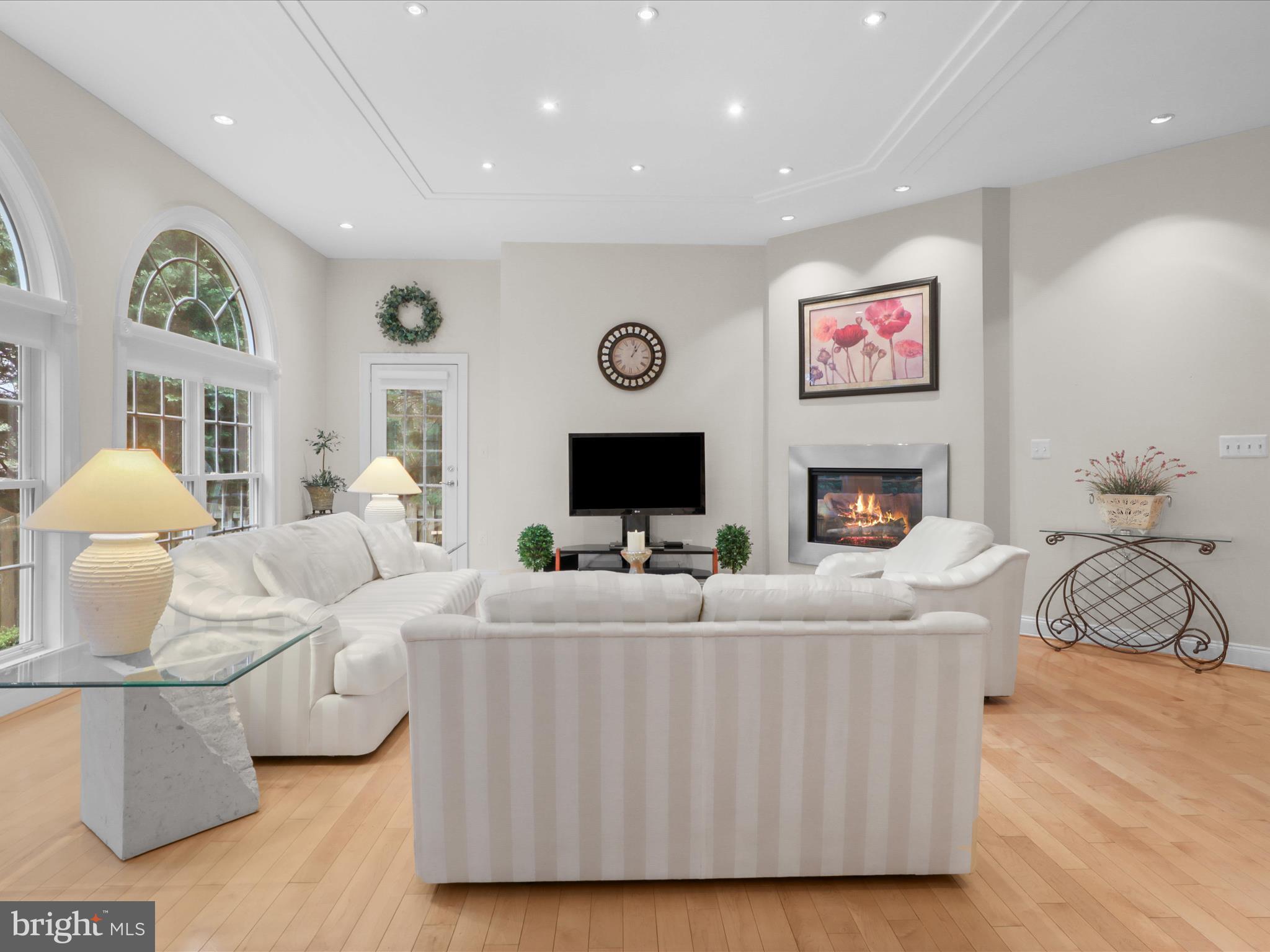 LAING AT GOVERNOR SQUARE - Residential Lease