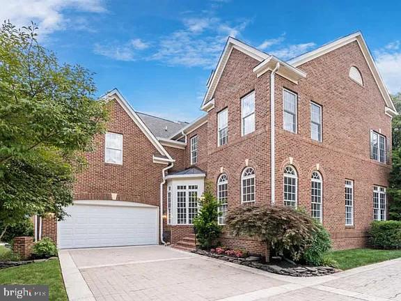 LAING AT GOVERNOR SQUARE - Residential Lease