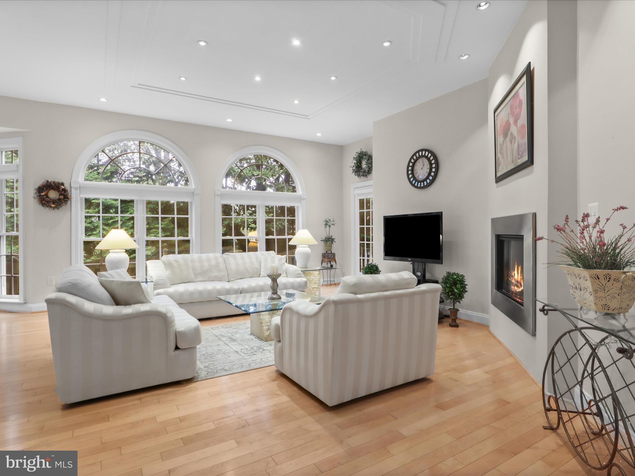 LAING AT GOVERNOR SQUARE - Residential Lease