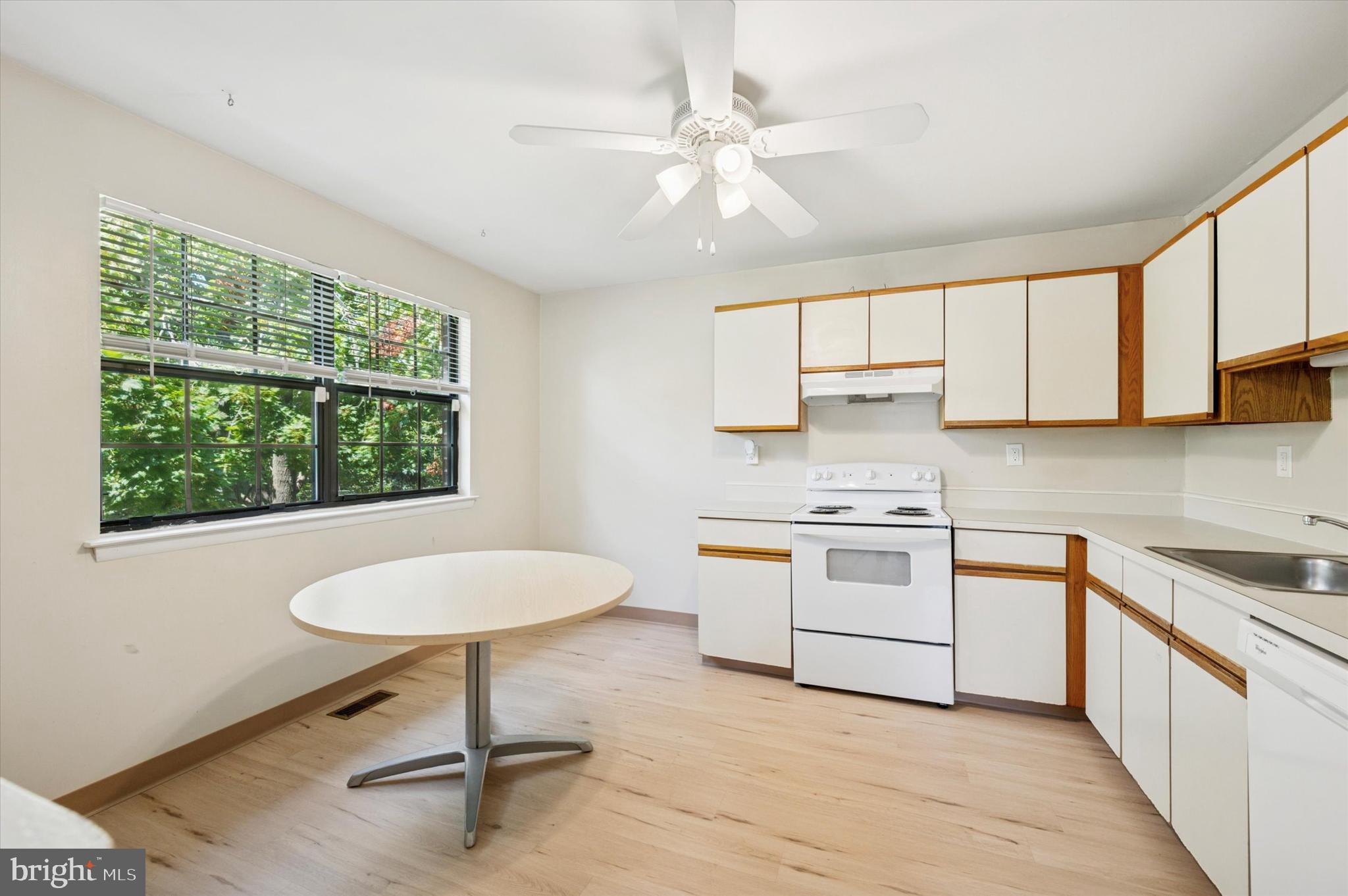 513 WOODLAND AVENUE