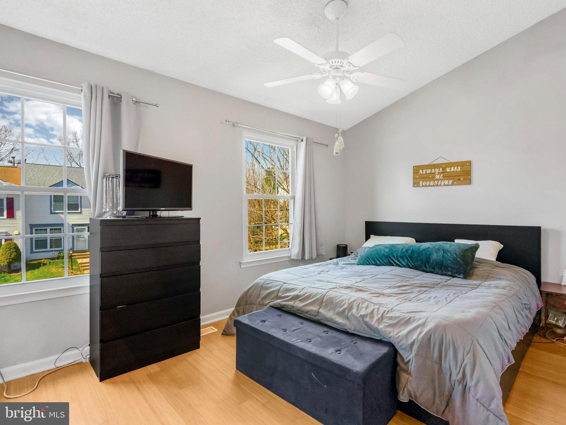 LONDON TOWN WEST - Residential