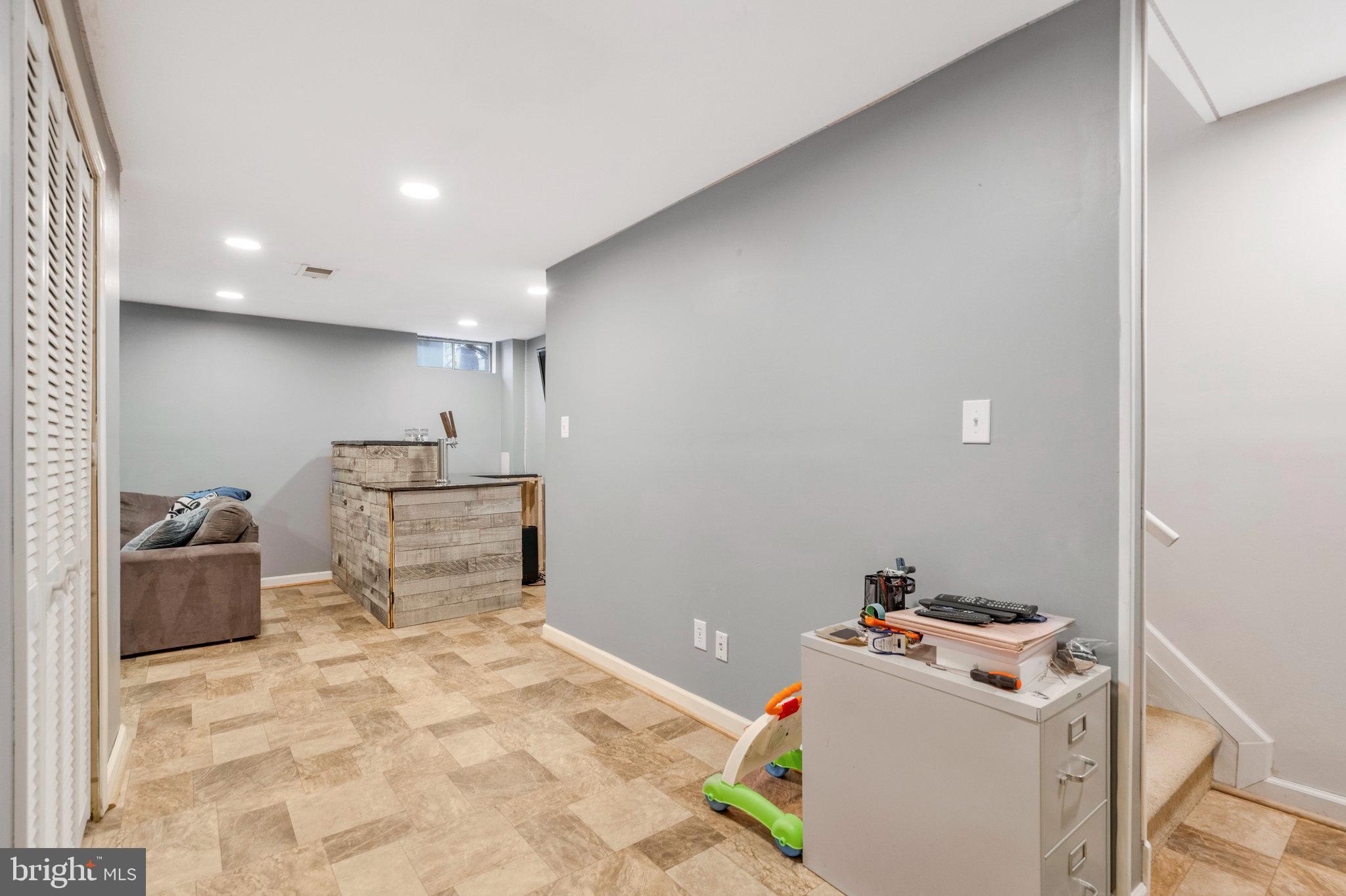 LONDON TOWN WEST - Residential