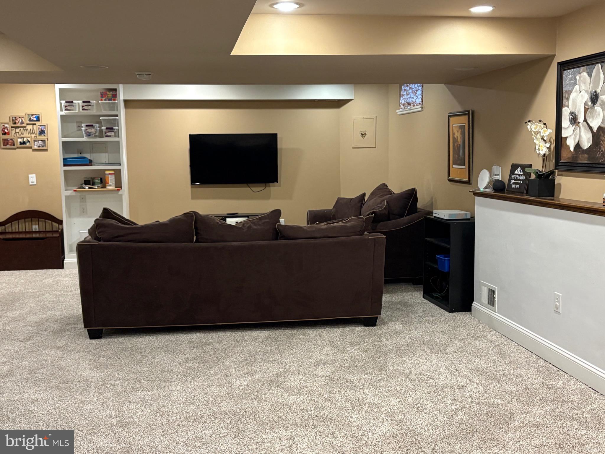 MONTGOMERY MEADOWS - Residential