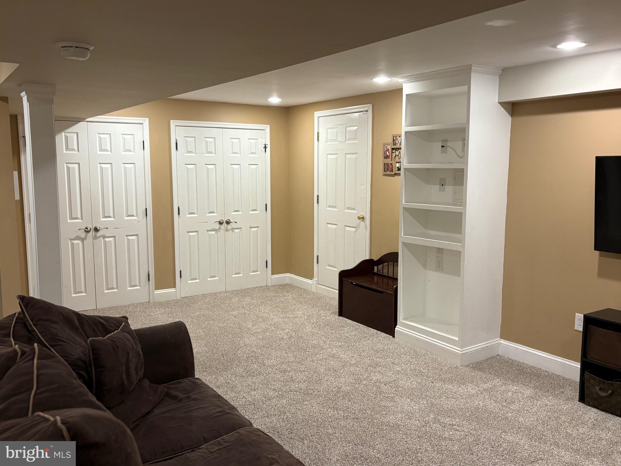 MONTGOMERY MEADOWS - Residential