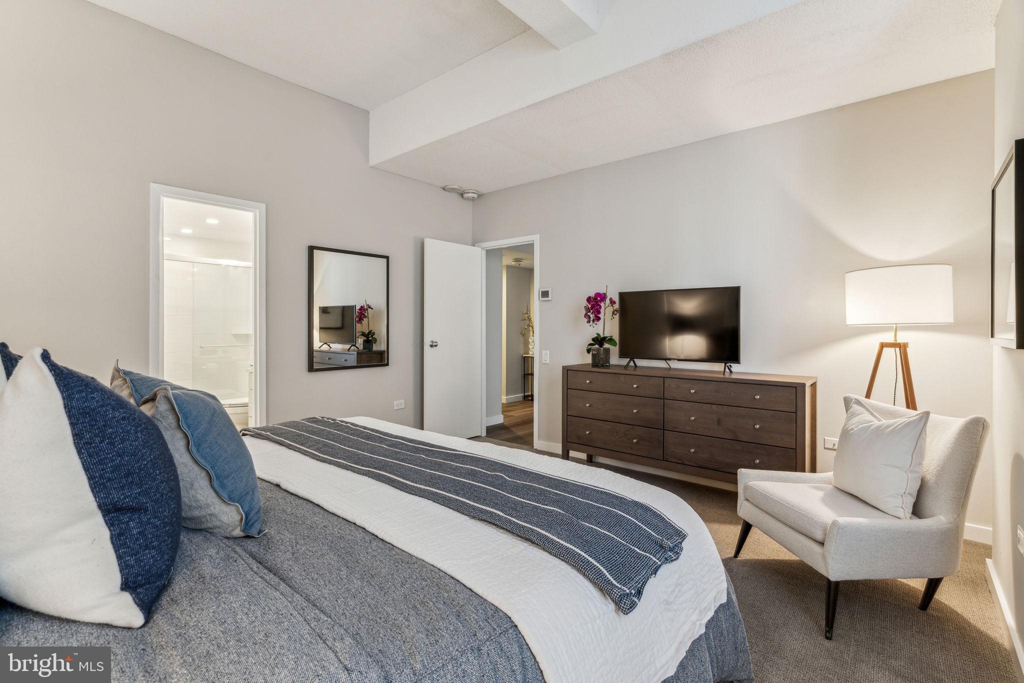 WASHINGTON SQ - Residential Lease