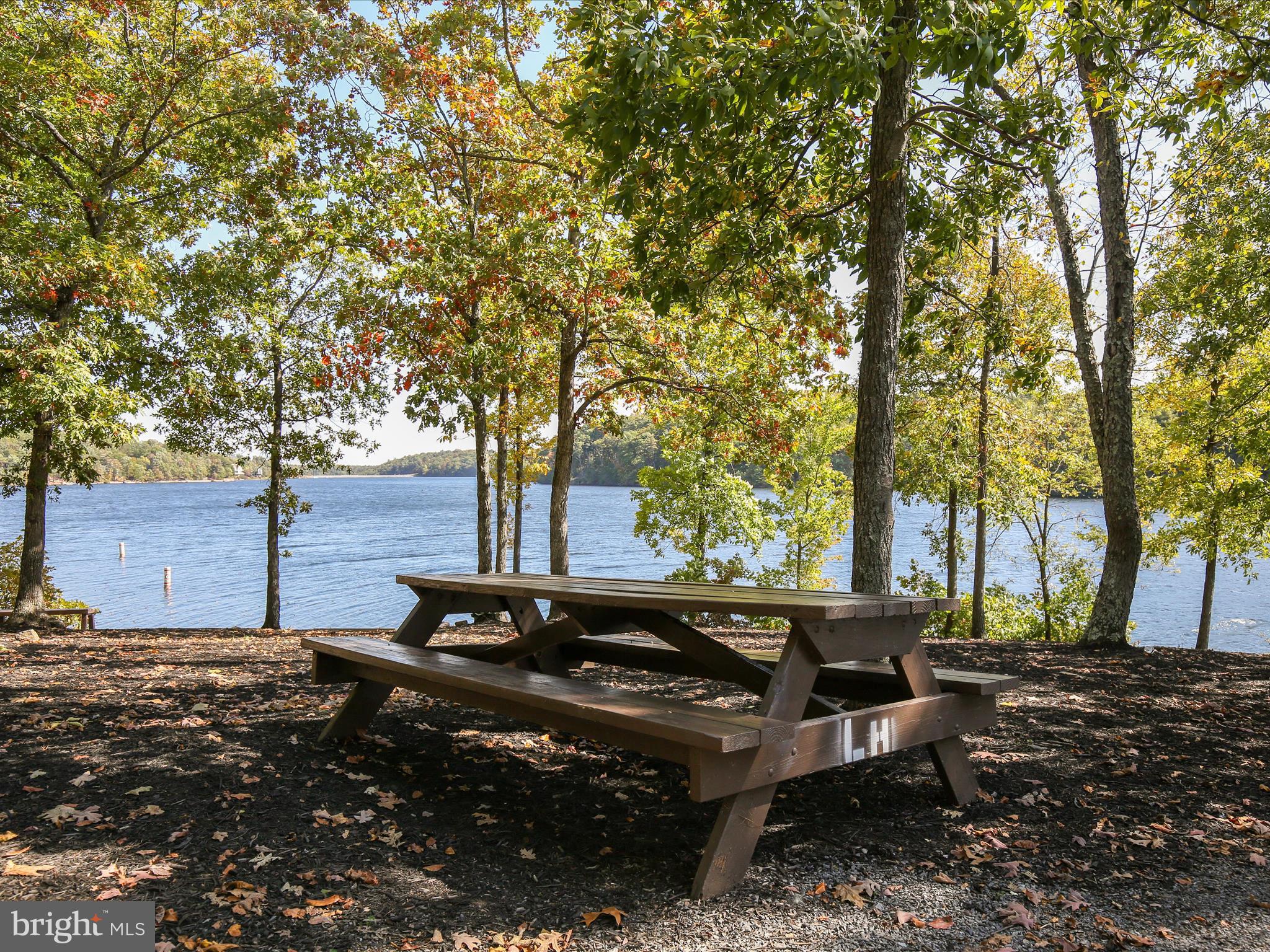 LAKE HOLIDAY ESTATES - Residential